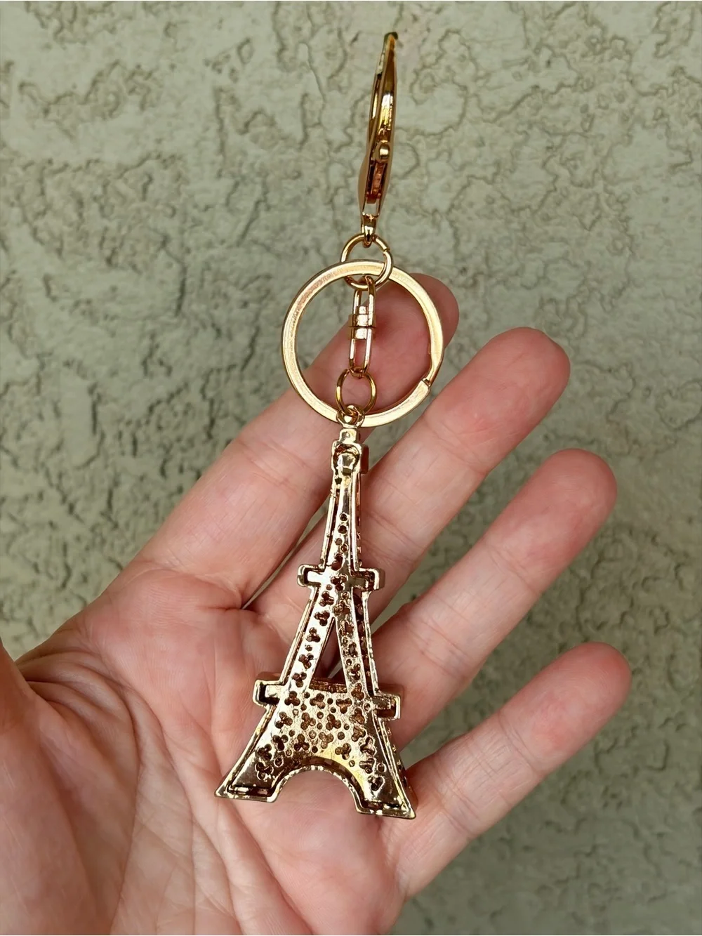 Sparkling Gold Eiffel Tower Crystal Keychain - Chic Women’s Accessory